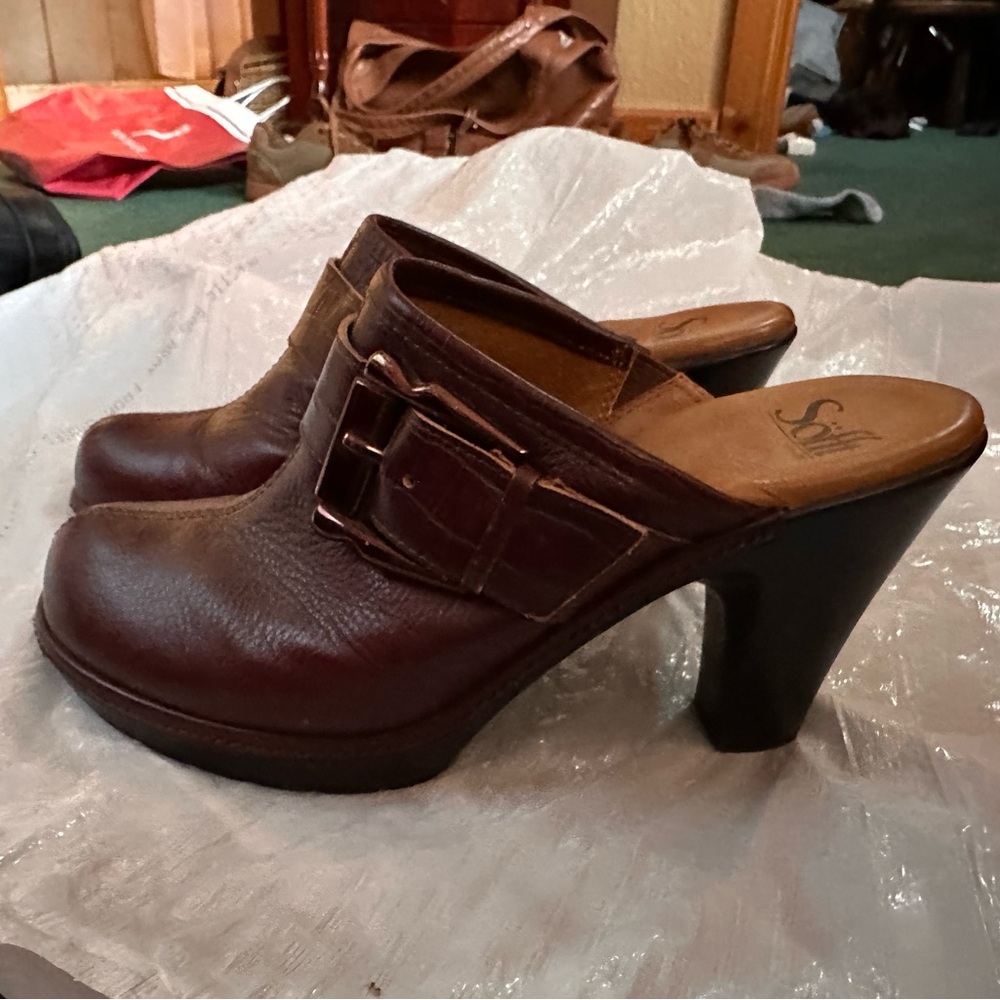 Women's Brown Leather Heeled Mules